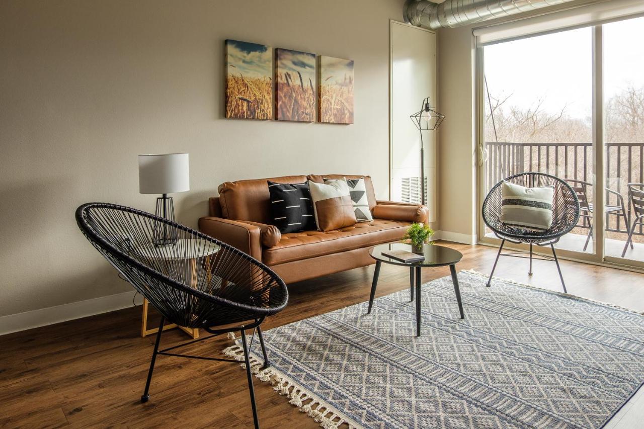 Frontdesk Core Apts Campustown Ames Exteriör bild