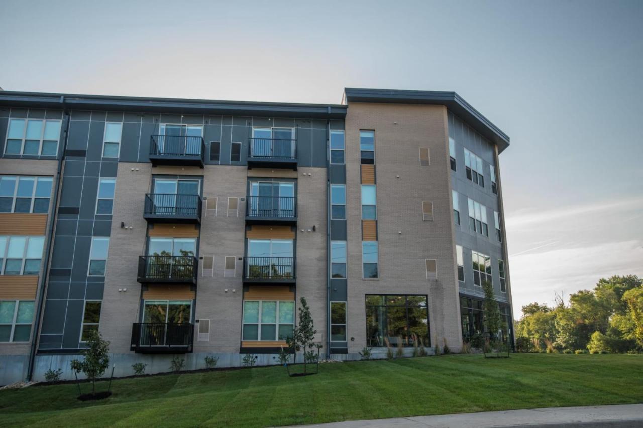 Frontdesk Core Apts Campustown Ames Exteriör bild