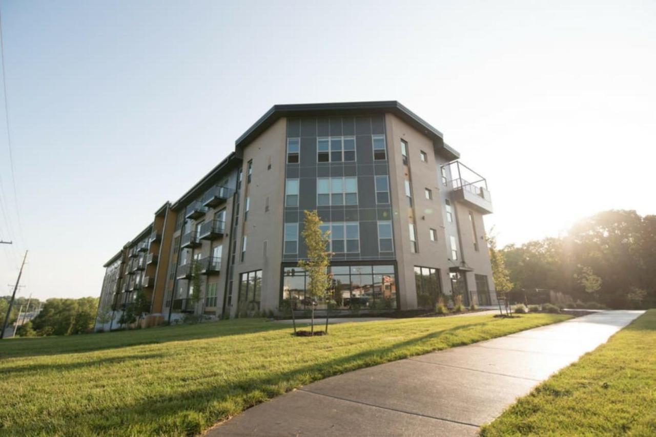 Frontdesk Core Apts Campustown Ames Exteriör bild